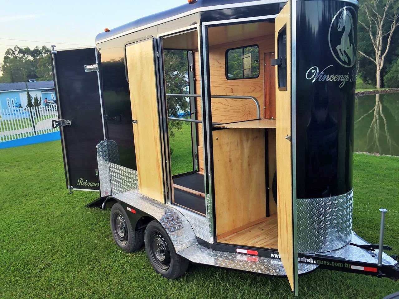 b1f78f21-0e53-4454-9283-ad77eb58761d